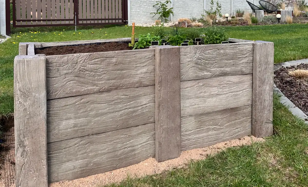 Detail vyvýšeného záhonu